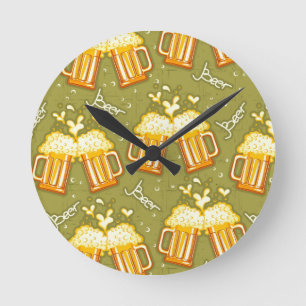 Gläser des Bier-Musters Runde Wanduhr