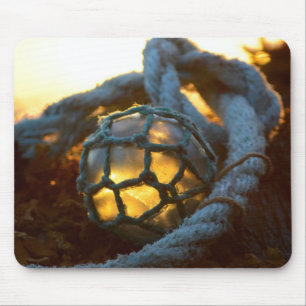 Glasfloat schwimmt bei Sonnenuntergang, Alaska Mousepad