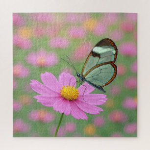 Glasflügelschmetterling auf einer Cosmos-Blume Puzzle