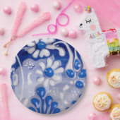 Glasierte Keramik nah Pappteller (Party)