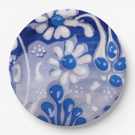 Glasierte Keramik nah Pappteller (Vorderseite)