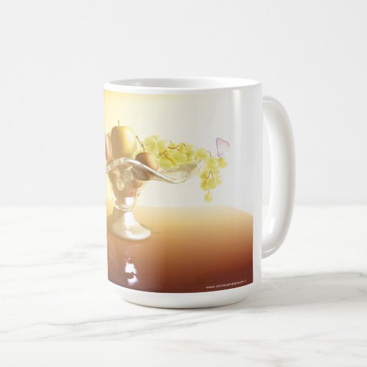 Glaskorb mit Früchten und Batterie Kaffeetasse (VorderseiteRechts)