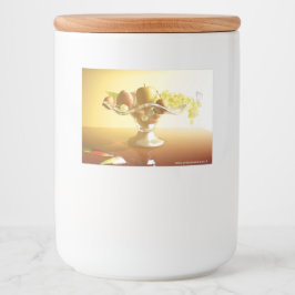 Glaskorb mit Früchten und Batterie Lebensmitteletikett