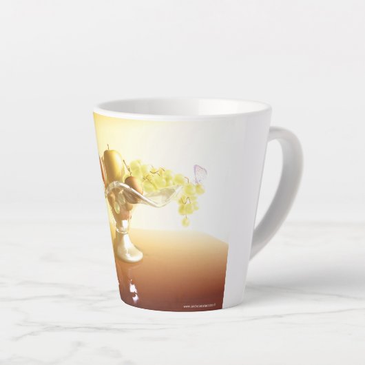 Glaskorb mit Früchten und Batterie Milchtasse (Rechte Ecke)