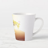 Glaskorb mit Früchten und Batterie Milchtasse (Rechts)