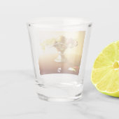 Glaskorb mit Früchten und Batterie Schnapsglas (Rückseite)