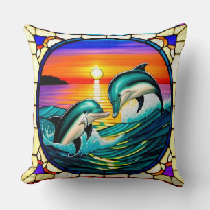 Glasmalerei mit Delfinen, die bei Sonnenuntergang Kissen