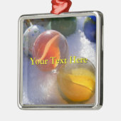 Glasmarben-Ornament Silbernes Ornament (Links)