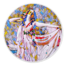 Glass Dancer in fließendem Kleid