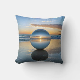 Glass Lens Ball am Sunrise Beach Kissen
