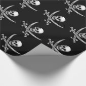 Glassy Pirate Skull & Sword Crossbones Geschenkpapier (Ecke)