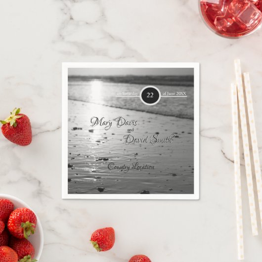 Glassy Sand Grayscale Wedding Serviette (Beispiel)