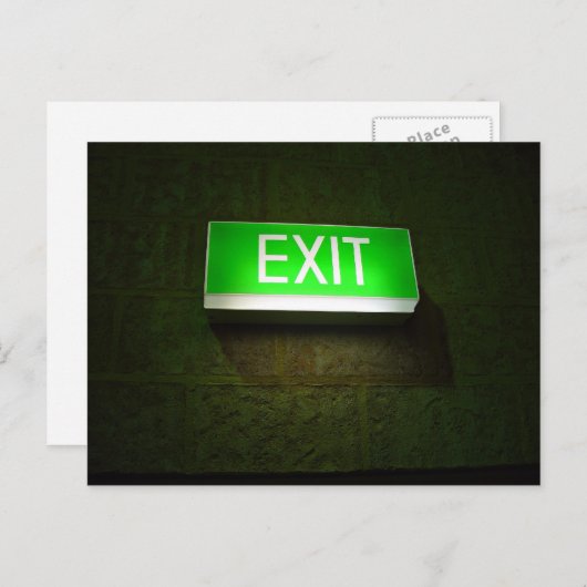 Glastiges EXIT-Schild an der Wand Postkarte (Vorne/Hinten)