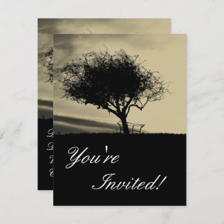 Glastonbury Hawthorn. Baum auf Hügel. Sepia Color. Einladung