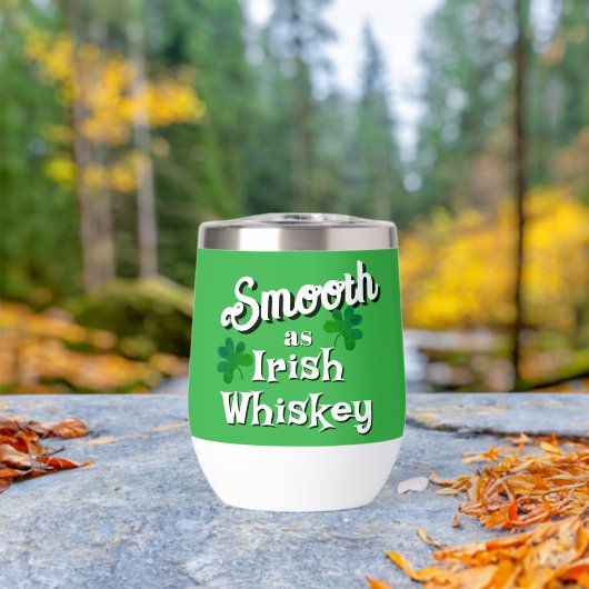 Glatt wie irischer Whiskey St. Patrick's Day (Außenbereich (gedreht))