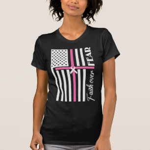 Glaube an Angst, rosa Kreuzflagge T-Shirt