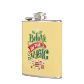 Glaube an die Weihnachtstypografie der Magie Flachmann (Links)