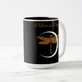 Glaube an Magie! Zweifarbige Tasse (VorderseiteRechts)