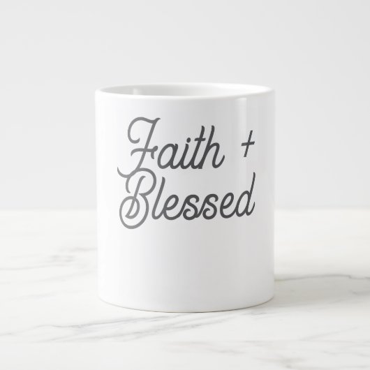 Glaube + Gesegnet. Jumbo-Tasse (Vorderseite)