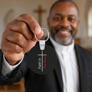 Glaube im blutweißen christlichen Kreuz  Schlüsselanhänger