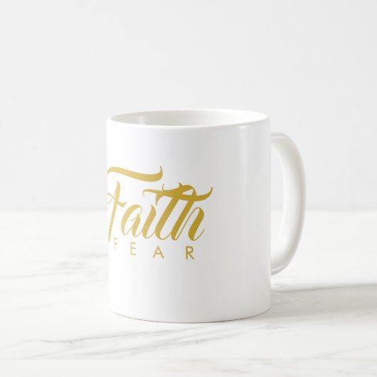 Glaube über Angst Gold und Weiß Kaffeetasse (VorderseiteRechts)