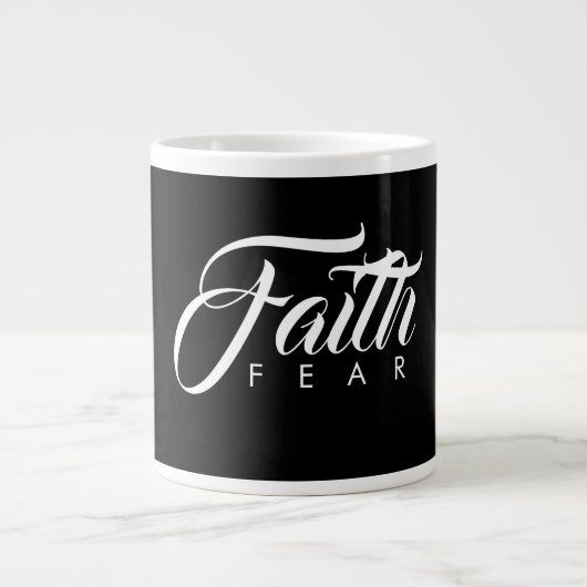 Glaube über Angst schwarz Jumbo-Tasse (Vorderseite)