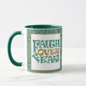 Glaube über Angst Tasse (Links)