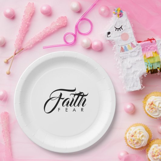 Glaube über Angst Weiß Pappteller (Party)