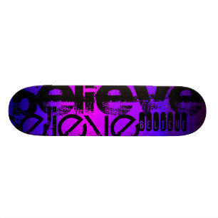 Glaube; Vibranly Blue und Magenta Skateboard