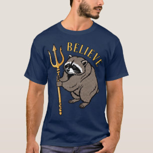 Glaube Waschbär Jimothy hält Dreizack Pop Art T-Shirt