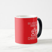 glauben an die Magie der Weihnachtsmänner Verwandlungstasse (VorderseiteRechts)