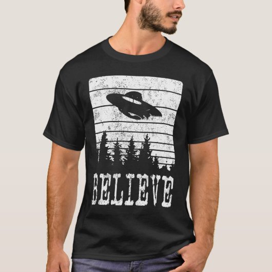 glauben Distressed Style Extraterrestrial UFO T-Shirt (Vorderseite)