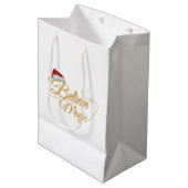 Glauben Sie an die Magie - Whimsical Holiday Desig Mittlere Geschenktüte (Vorderseite Schrägansicht)