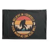 Glauben Sie an sich selbst Bigfoot Black Kissenbezug (Rückseite-Links)