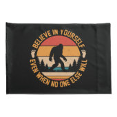 Glauben Sie an sich selbst Bigfoot Black Kissenbezug (Rückseite-Rechts)