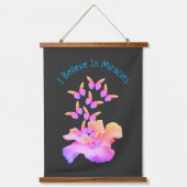 Glauben Sie an Wunder Hibiskus Blume Schmetterling Wandteppich Mit Holzrahmen (Vorderseite)