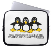 Glauben Sie den brennenden Starren der Pinguine Laptopschutzhülle (Vorderseite)