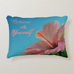 Glauben Sie Hibiskus Blume Inspiration Zitat Dekokissen