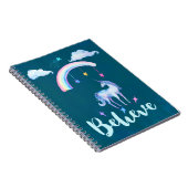 Glauben Sie mit einem Wasserfarbeneinhorn unter ei Notizblock (Rechte Seite)