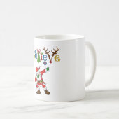 Glauben Sie, Sankt, die eine Pose schlägt Kaffeetasse (VorderseiteRechts)