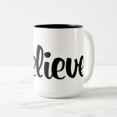 Glauben Sie, WeihnachtsmannmützeKaffeetasse Zweifarbige Tasse (VorderseiteRechts)