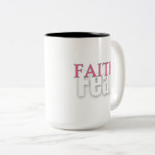 GLAUBEN ÜBER ANGST Tasse (VorderseiteRechts)