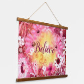 Glauben Whimsical Floral Pink Rot Gelb Wandteppich Mit Holzrahmen (Gewinkelt)