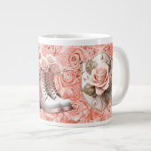 Glaubensschild auf rosa Rosen-Tasse Jumbo-Tasse (Vorderseite Rechts)