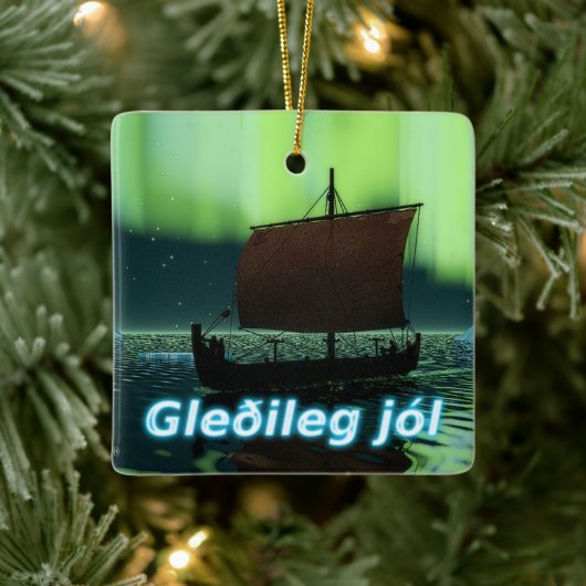 Gleðileg Jól - Viking Ship Keramikornament (Baum)