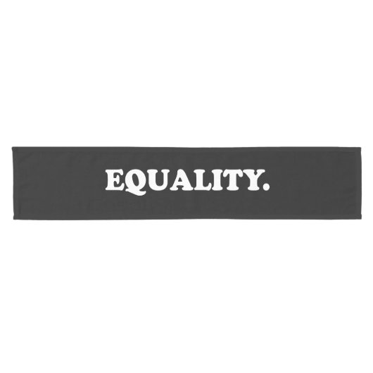 Gleichheit Schwarz-weiß moderne Typografie minimal Kurzer Tischläufer (Horizontal)