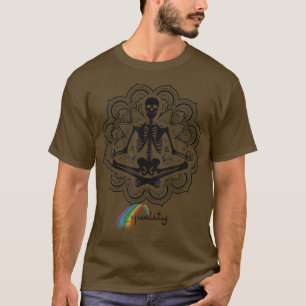 Gleichheit von LGBT-Stolz Meditieren von Skelett T-Shirt