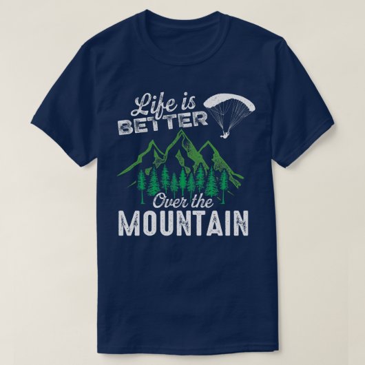 Gleitschirmpilot über Berge T-Shirt (Design vorne)