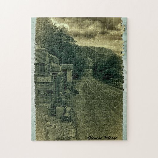 Glencoe Village, Glencoe, Lochaber, Schottland Puzzle (Vertikal)