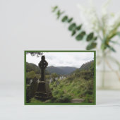 Glendalough (keltisches Kreuz) Postkarte (Stehend Vorderseite)
